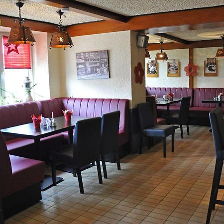 Hotel Am Ceresplatz Мандершайд Екстериор снимка
