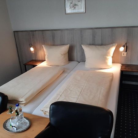 Hotel Am Ceresplatz Мандершайд Екстериор снимка
