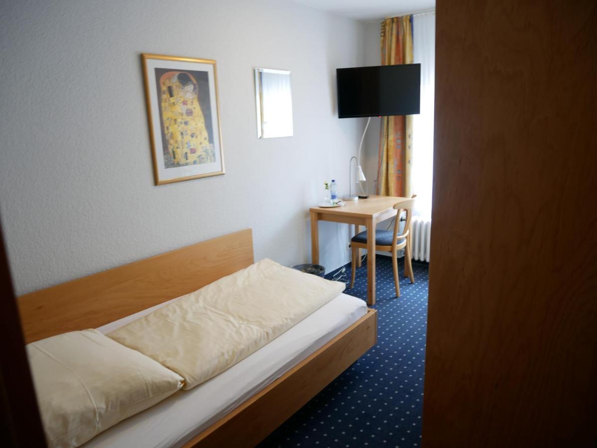 Hotel Am Ceresplatz Мандершайд Екстериор снимка
