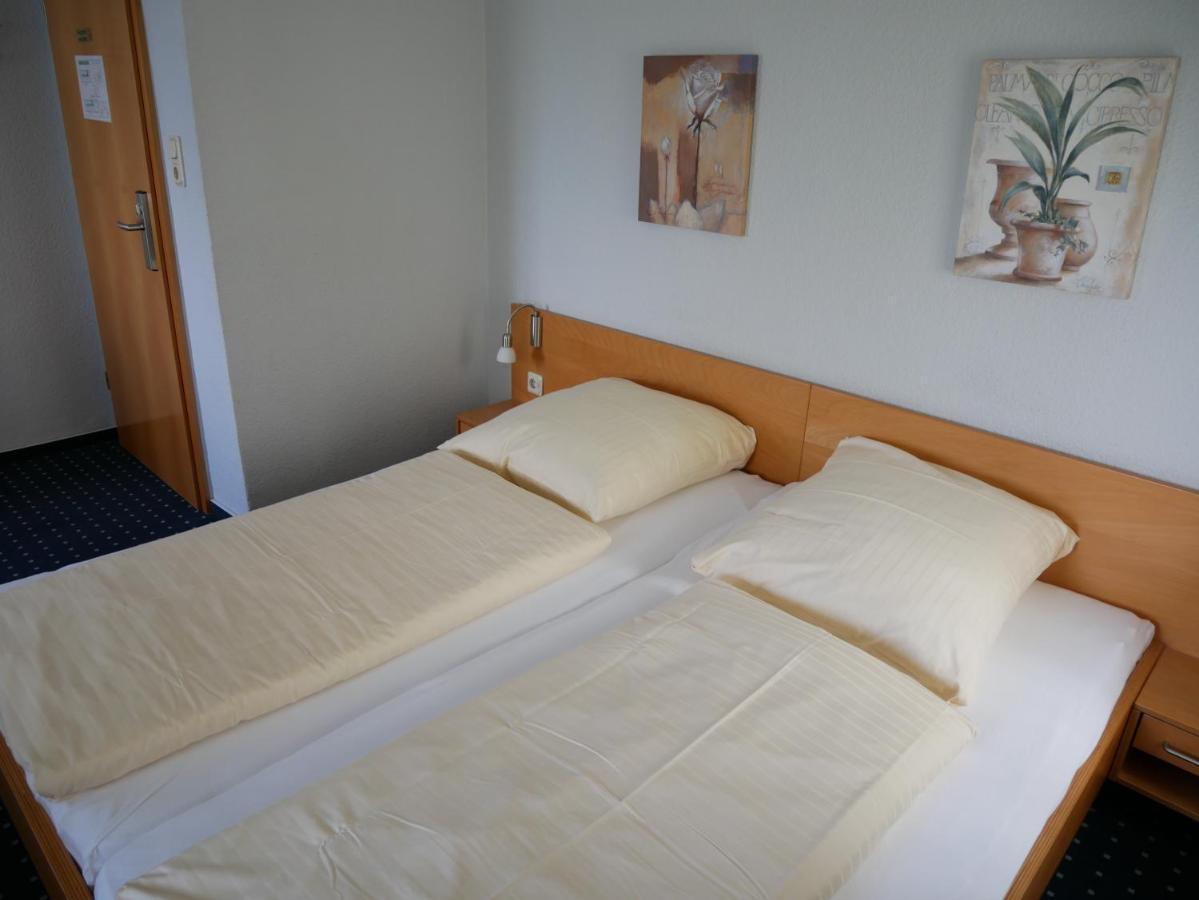 Hotel Am Ceresplatz Мандершайд Екстериор снимка