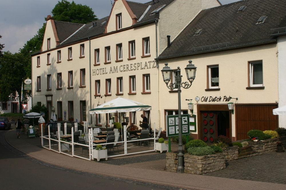Hotel Am Ceresplatz Мандершайд Екстериор снимка